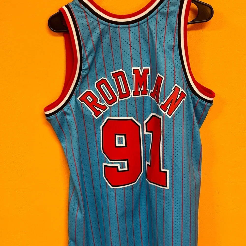 Mitchell & ness throwback - Picture 2 of 2